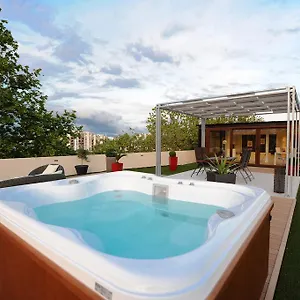 Feel Good Penthouse With Jacuzzi , Zadar Croatia